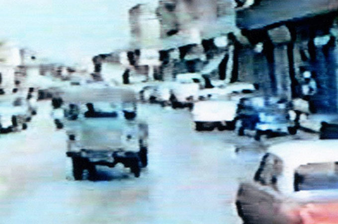 OLD LAND ROVER VEHICLE IN DOHA