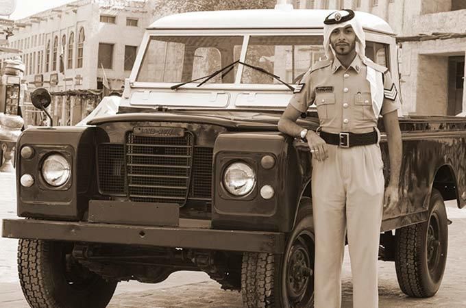 OLD LAND ROVER 1975 MODEL