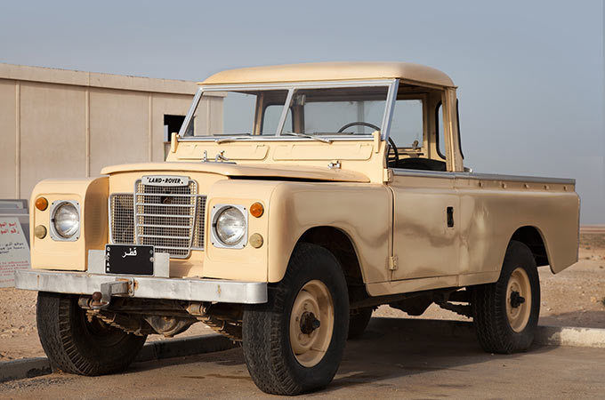 OLD LAND ROVER VEHICLE IN QATAR
